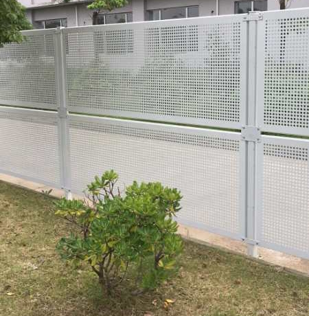 沖孔板護(hù)欄網(wǎng)